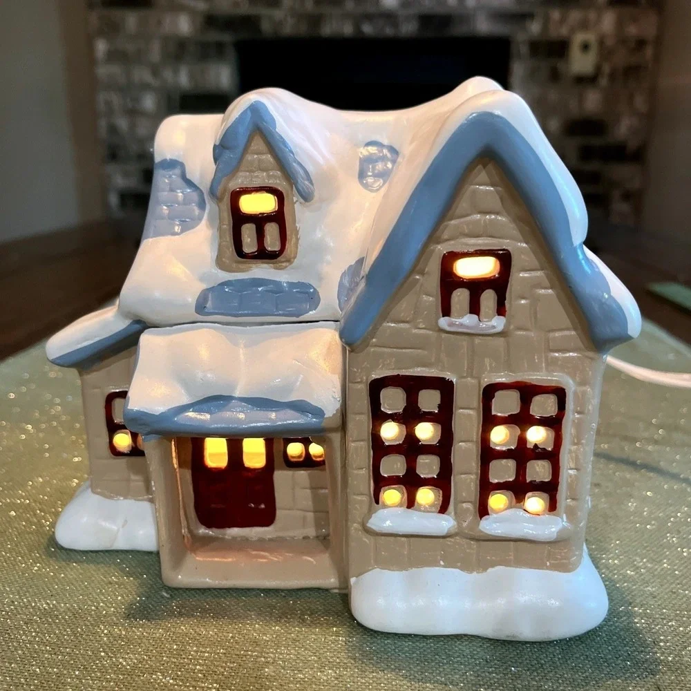 House of Lloyd 1987 Christmas Village Lighted Porcelain Cottage Snow House